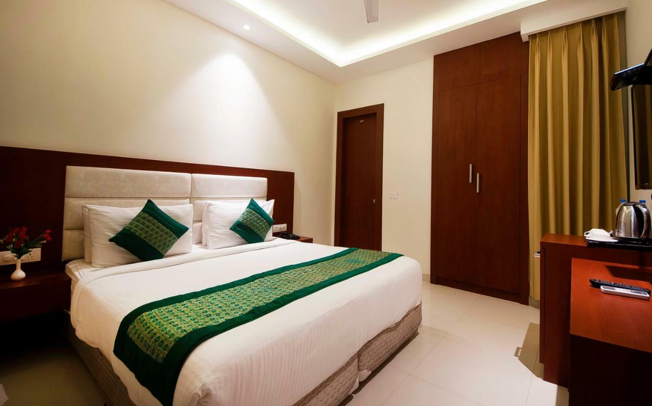 Hotel Z Suites- Delhi Igi Airport Нью-Дели Экстерьер фото